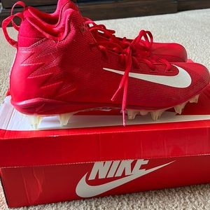 I’m selling these red track shoes never been worn